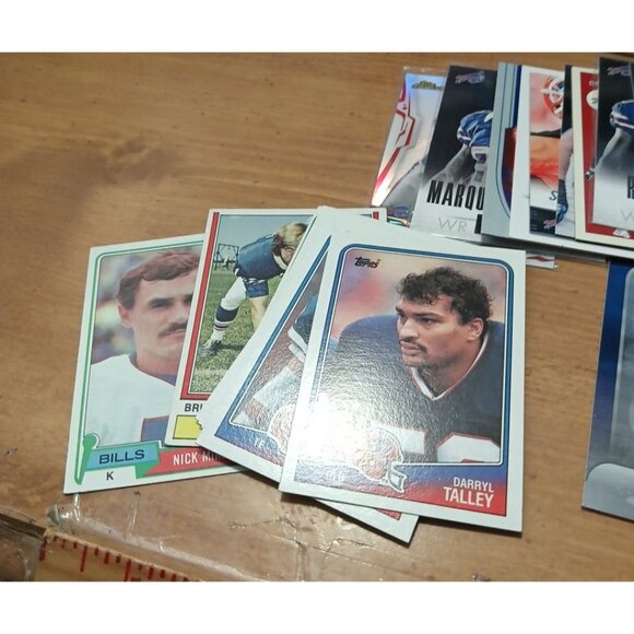 Huge Lot of 100 Buffalo Bills Football Cards - Picture 11 of 14